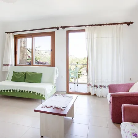 شقة Flat W Nature View Balcony 1 Min To In *